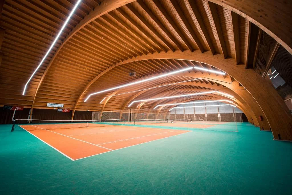 Hall de tennis intérieur du Wimbledon TC, charpente bois